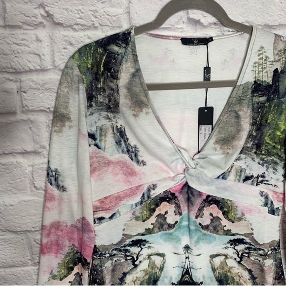 Etoile Du Monde Watercolor Scenic Tree Print V-Neckline Long Sleeve Top - Picture 6 of 12